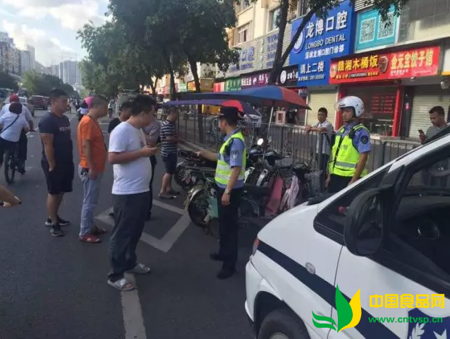 龙华街道多部门联合对华富市场食品安全、市容环境开展秩序整顿工作