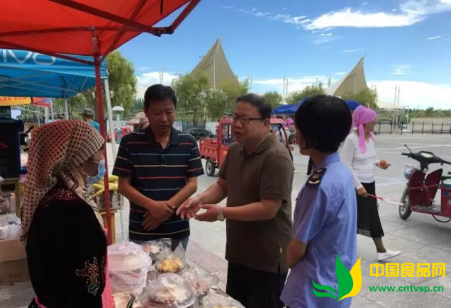 阿克塞县委书记张金荣检查指导食品安全工作