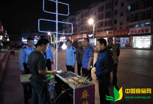 科左后旗食药监管局开展夜市食品安全专项整治行动